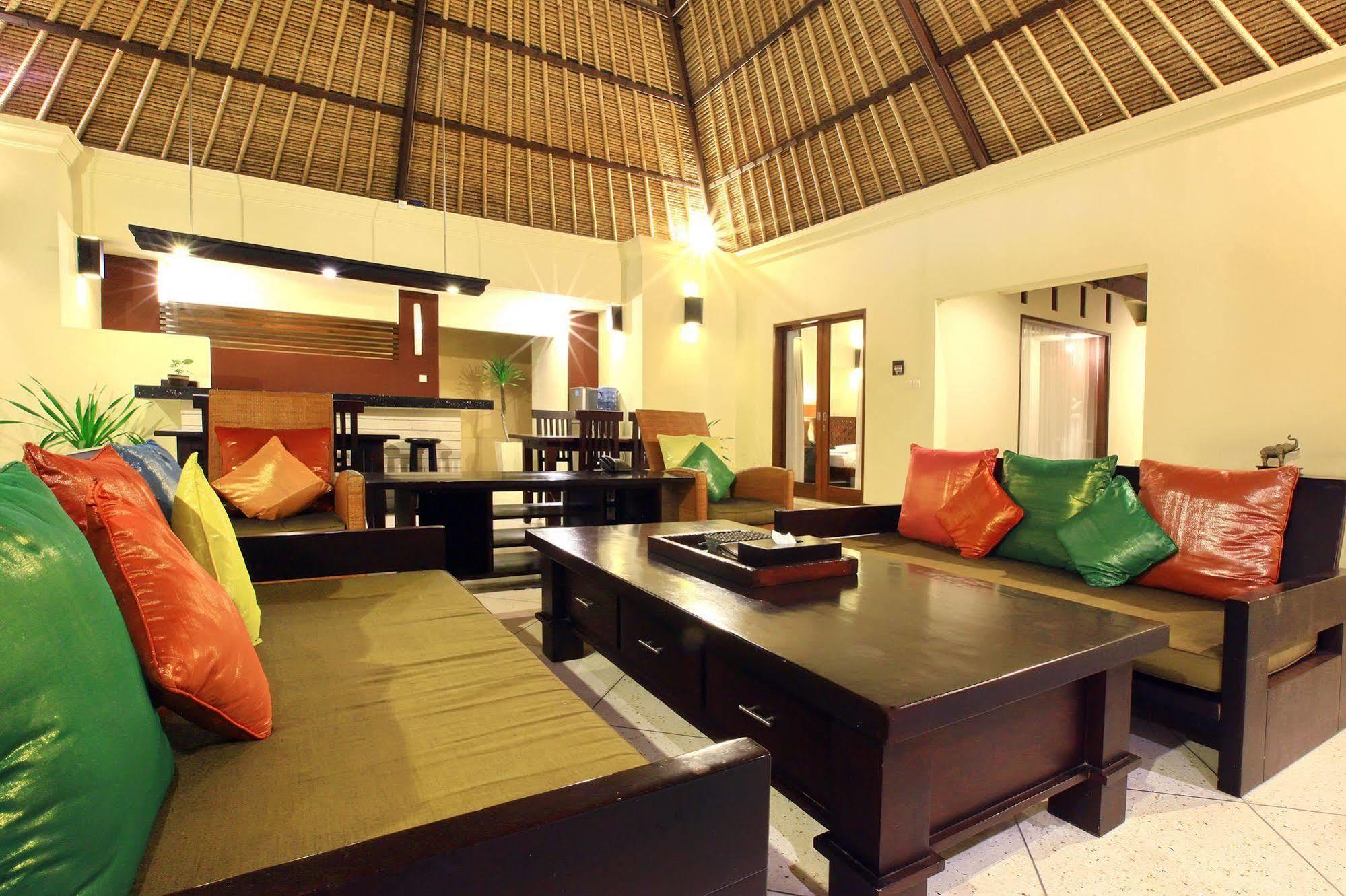 Mutiara Jimbaran Villas Kuta Selatan Exterior photo