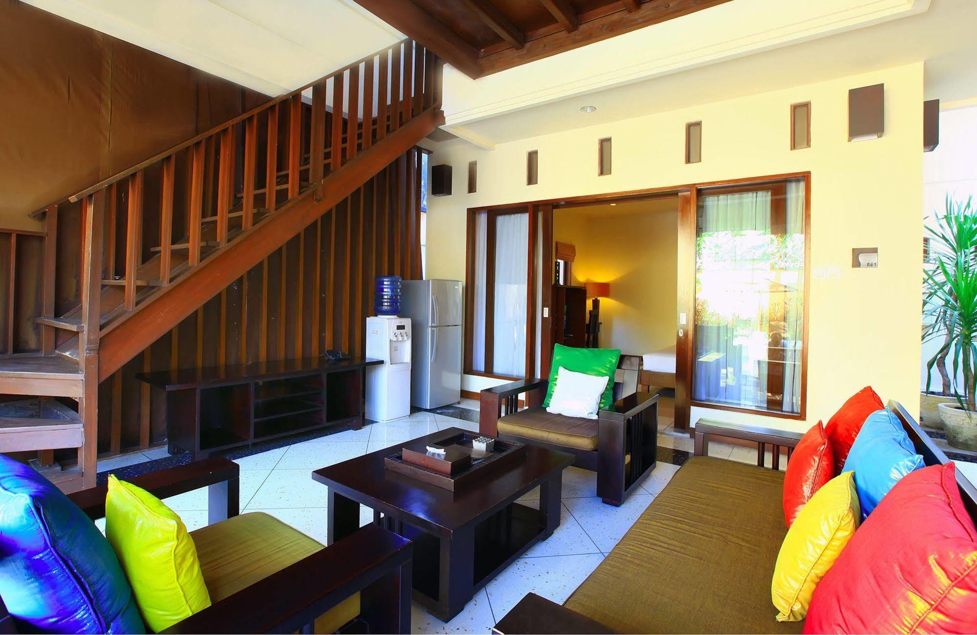 Mutiara Jimbaran Villas Kuta Selatan Exterior photo