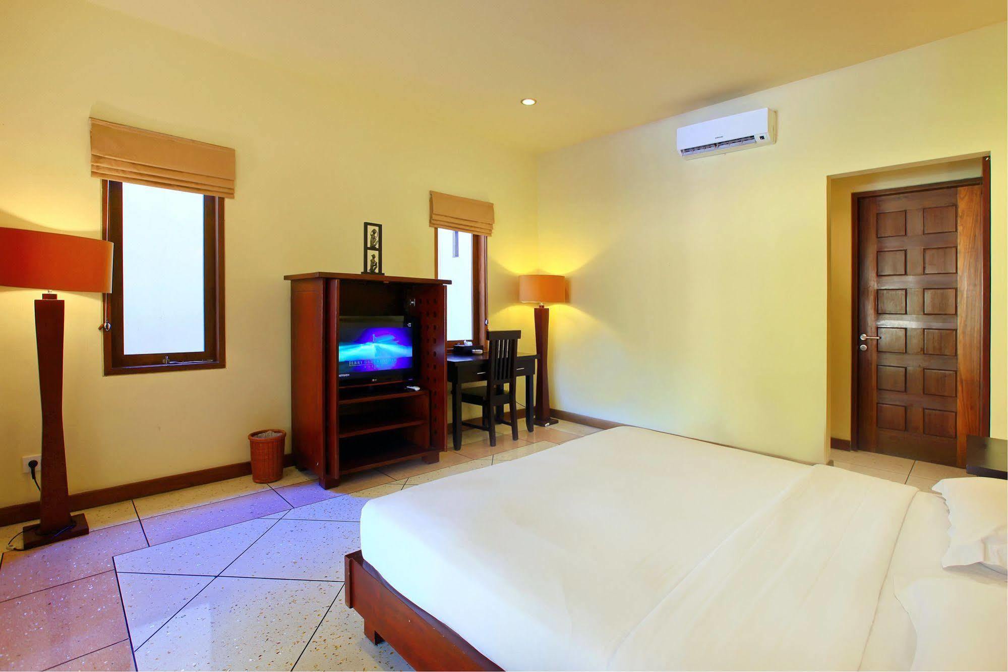 Mutiara Jimbaran Villas Kuta Selatan Exterior photo